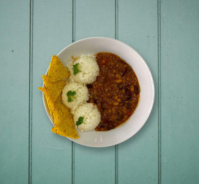 Chilli con Veggie, tortilla, ryža